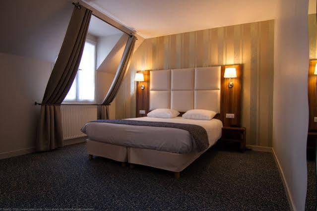 Logis Hotel Du Chateau Combourg Exteriér fotografie