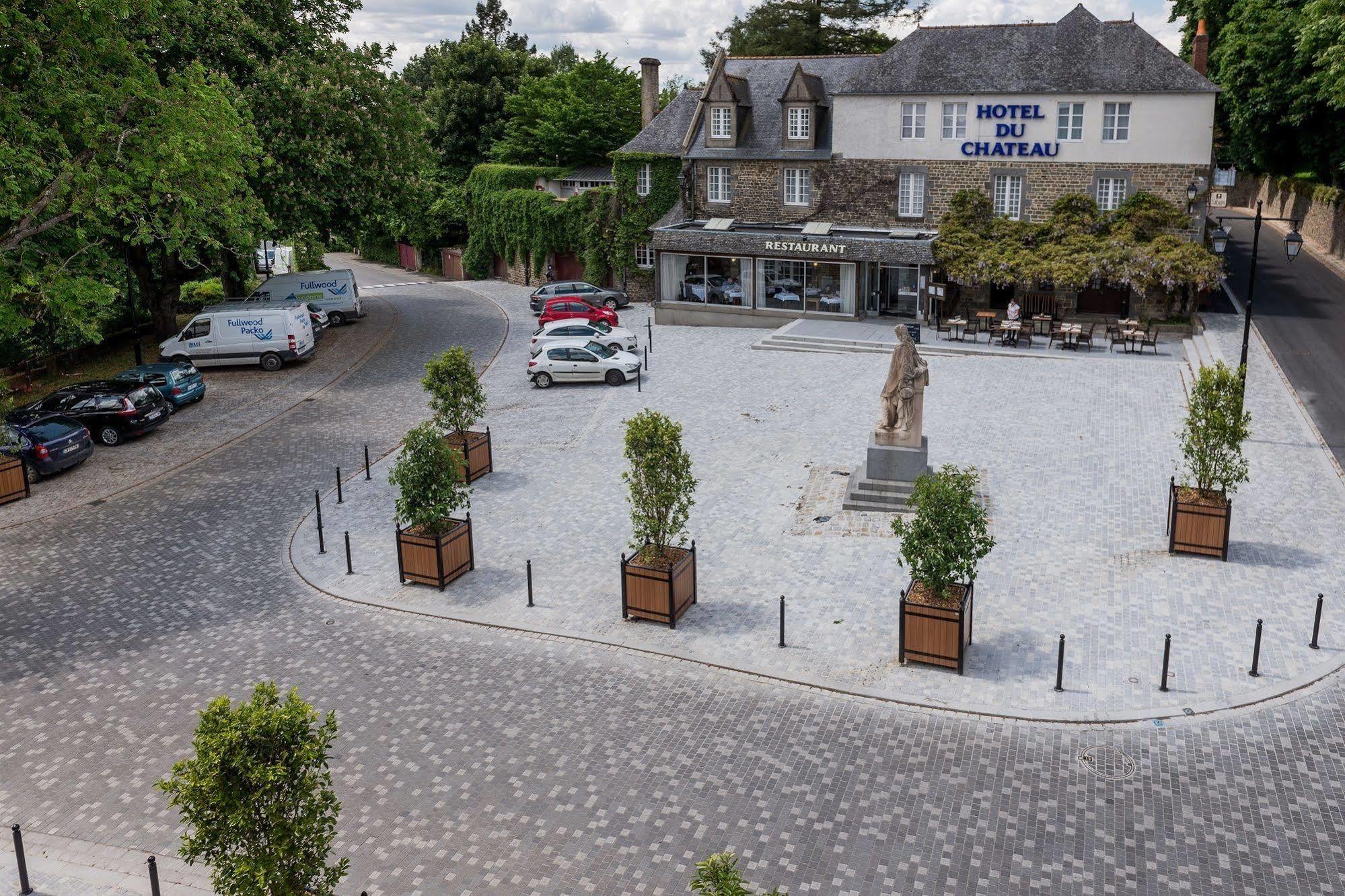 Logis Hotel Du Chateau Combourg Exteriér fotografie